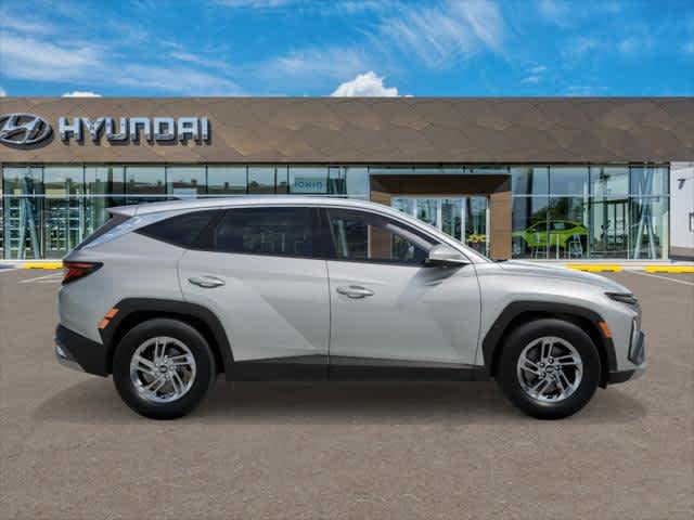2025 Hyundai Tucson SE - Photo 7