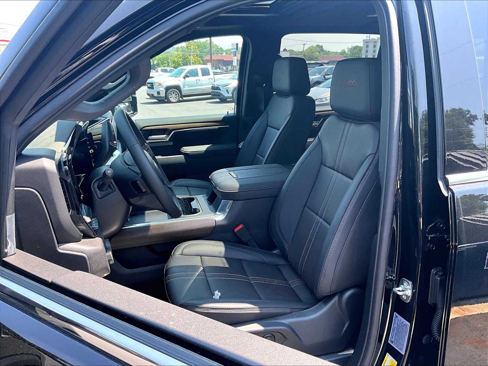 2025 Chevrolet Silverado 2500HD High Country photo 12