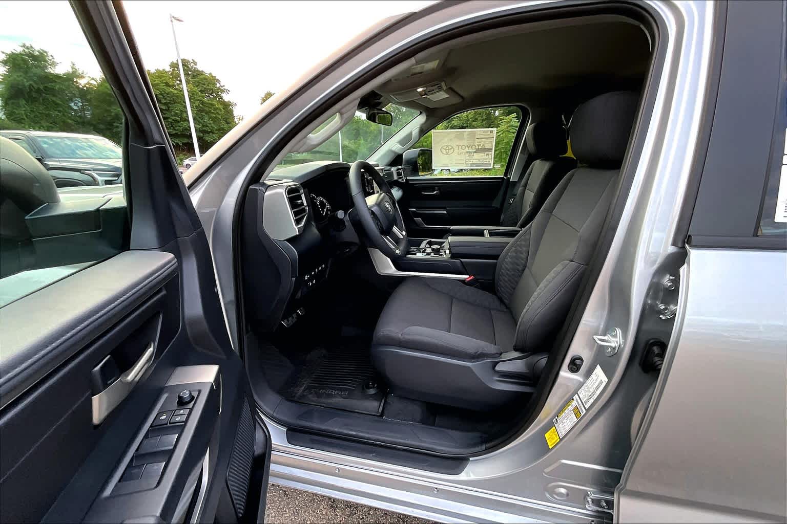 2024 Toyota Tundra SR5 - Photo 13