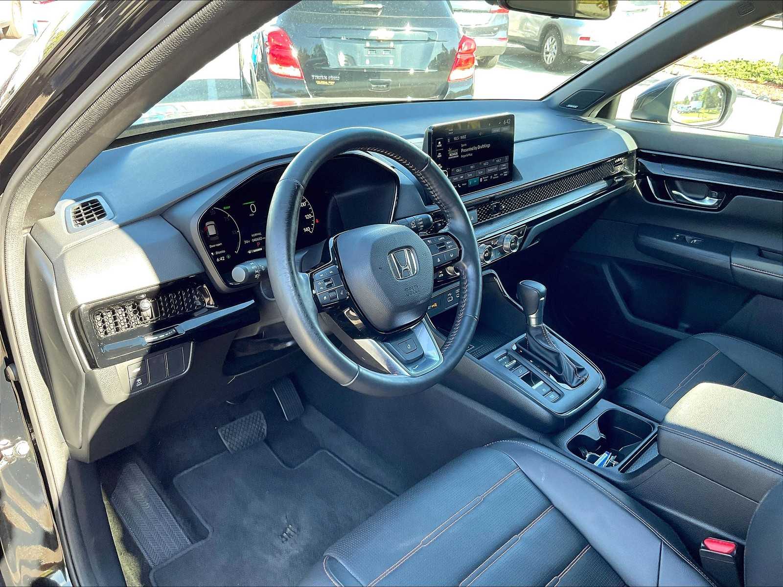 2023 Honda CR-V Hybrid Sport Touring - Photo 8