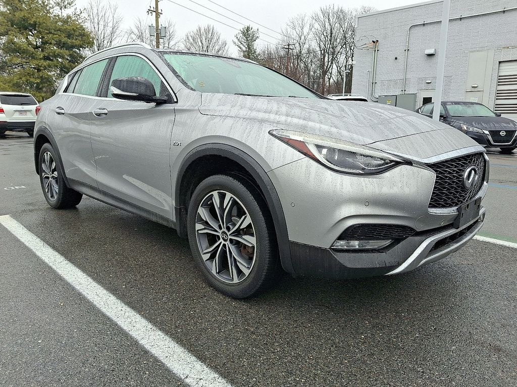 2018 INFINITI QX30 Premium