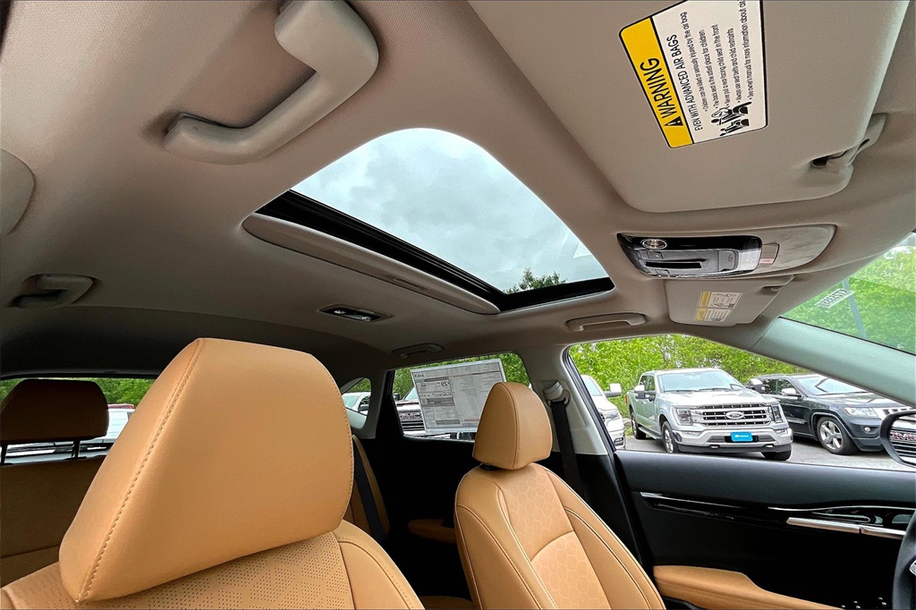 2025 Kia Seltos EX - Photo 18