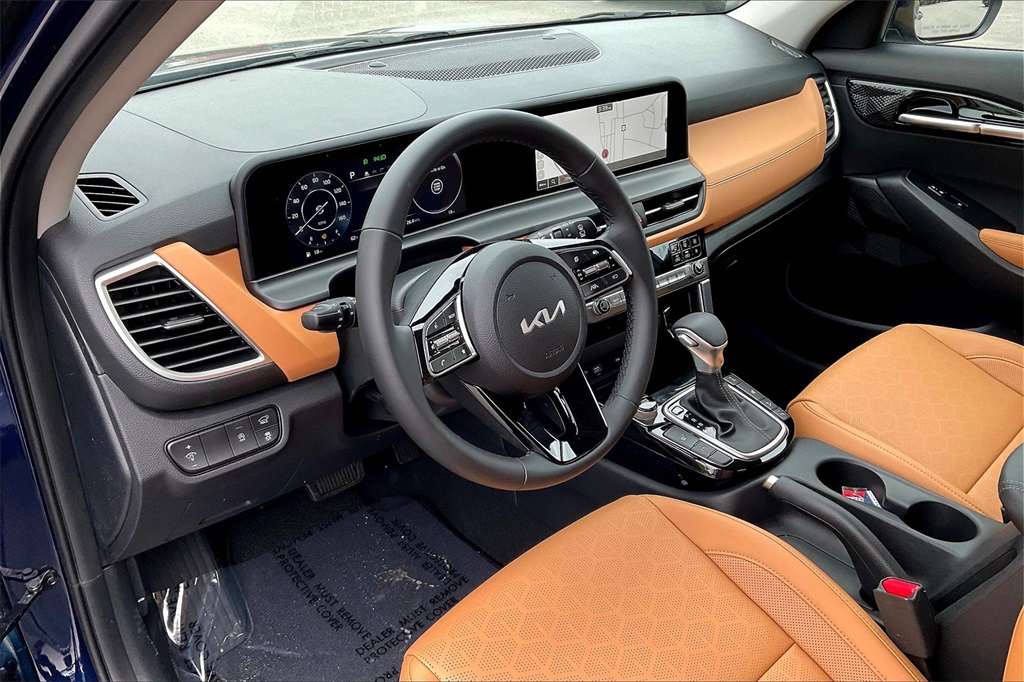 2025 Kia Seltos EX - Photo 9