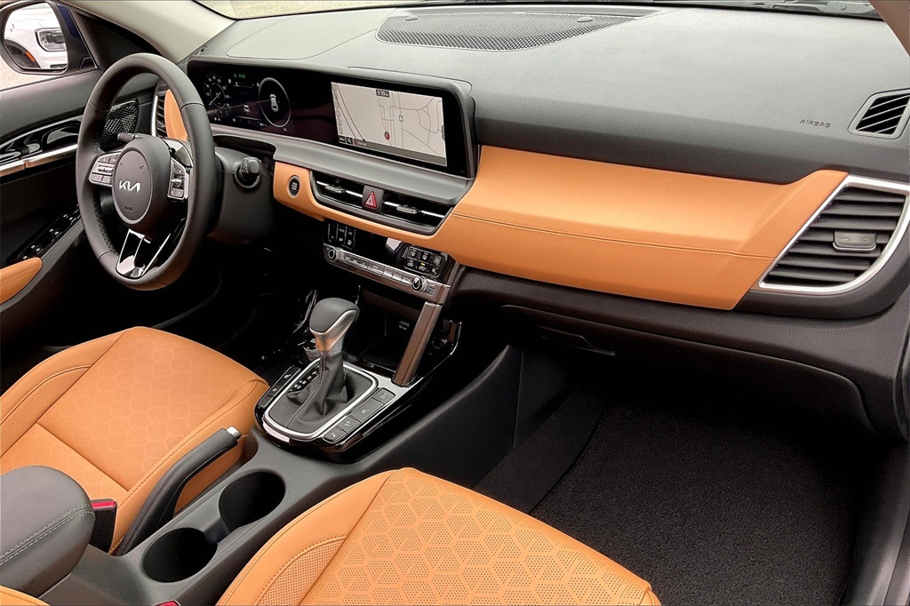 2025 Kia Seltos EX - Photo 10