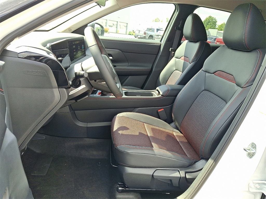 2025 Nissan Kicks SR - Photo 9