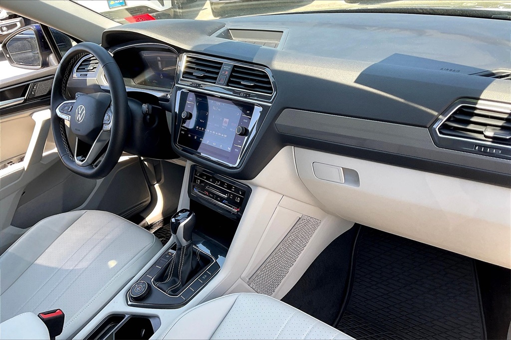 2024 Volkswagen Tiguan 2.0T SE - Photo 13