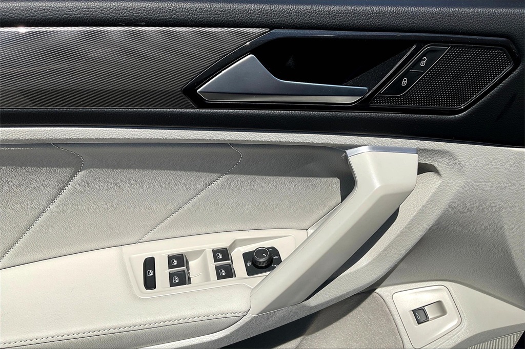 2024 Volkswagen Tiguan 2.0T SE - Photo 38