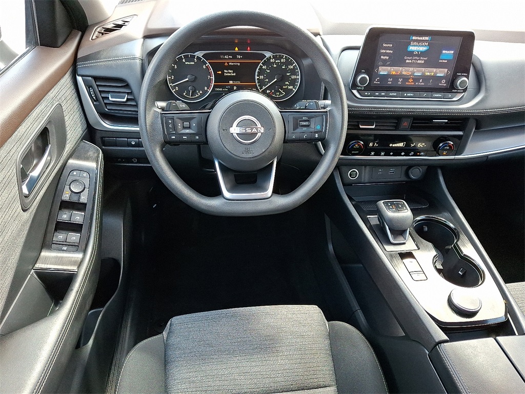 2023 Nissan Rogue SV - Photo 11