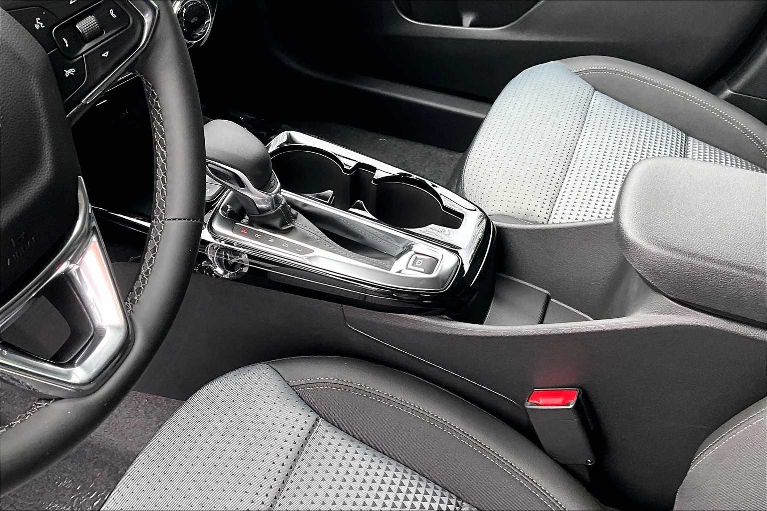 2025 Chevrolet Trax LT - Photo 14