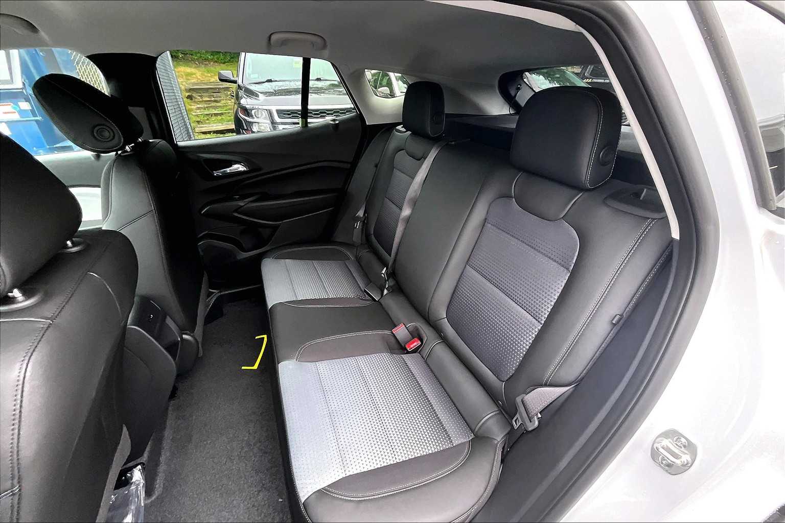 2025 Chevrolet Trax LT - Photo 15