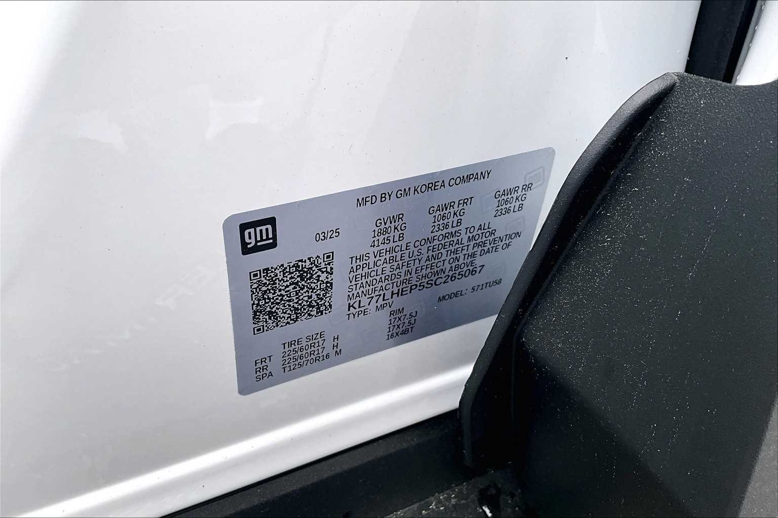 2025 Chevrolet Trax LT - Photo 17