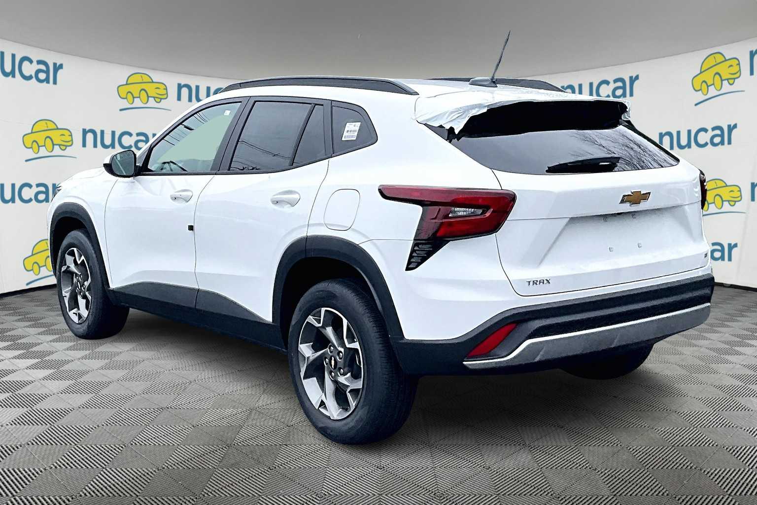 2025 Chevrolet Trax LT - Photo 5