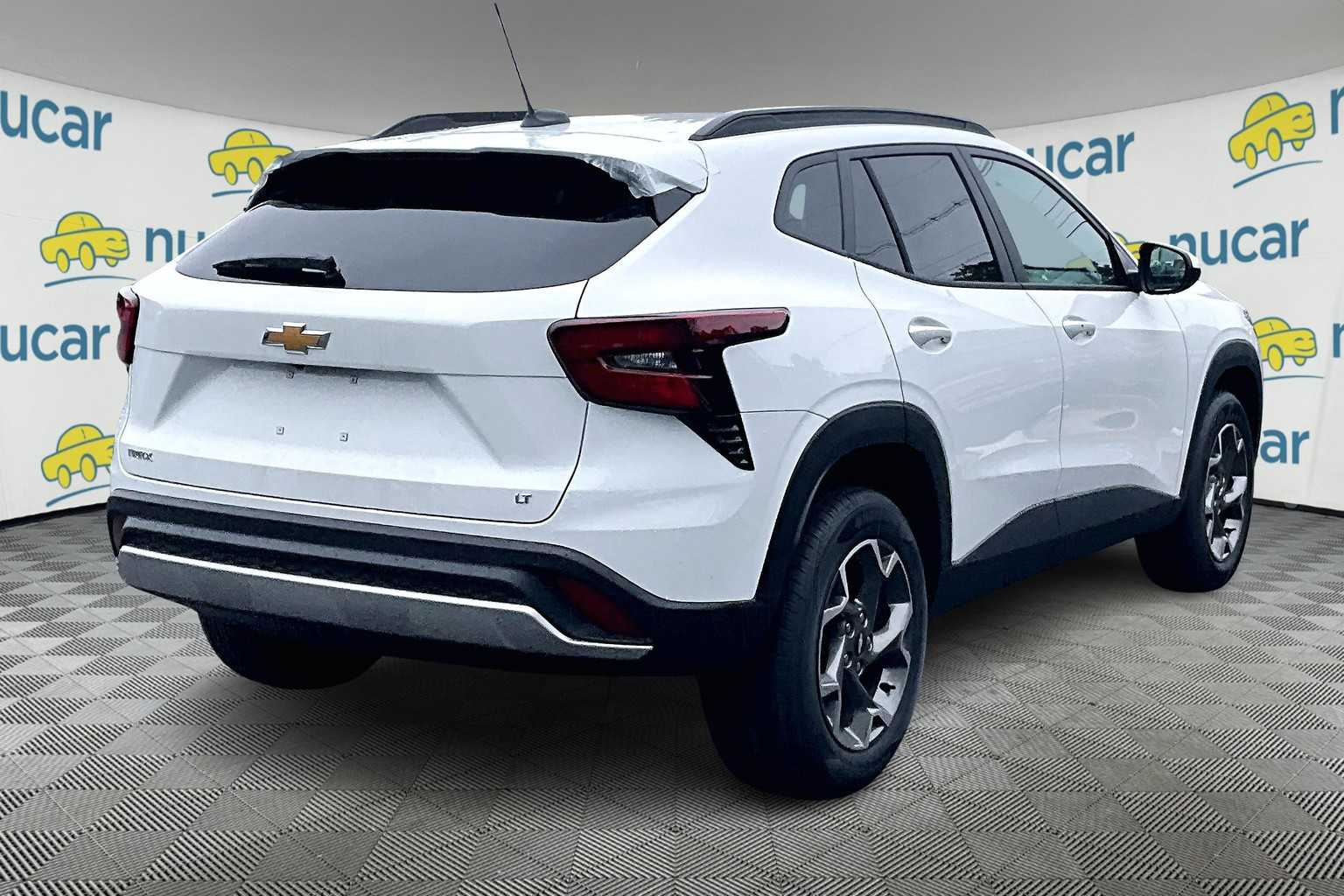 2025 Chevrolet Trax LT - Photo 7