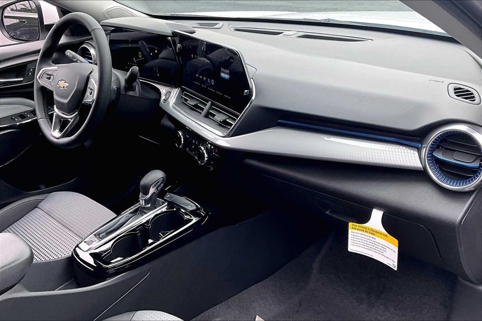 2025 Chevrolet Trax LT - Photo 10