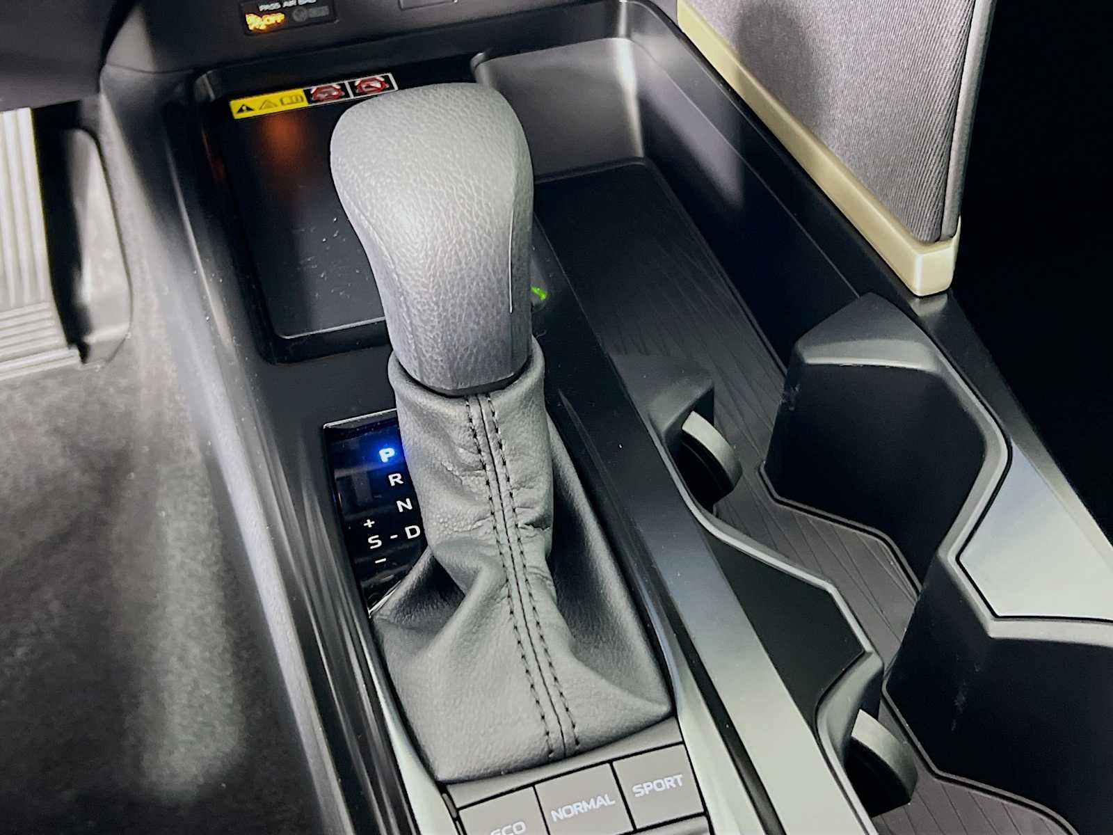 2026 Toyota Camry LE - Photo 11