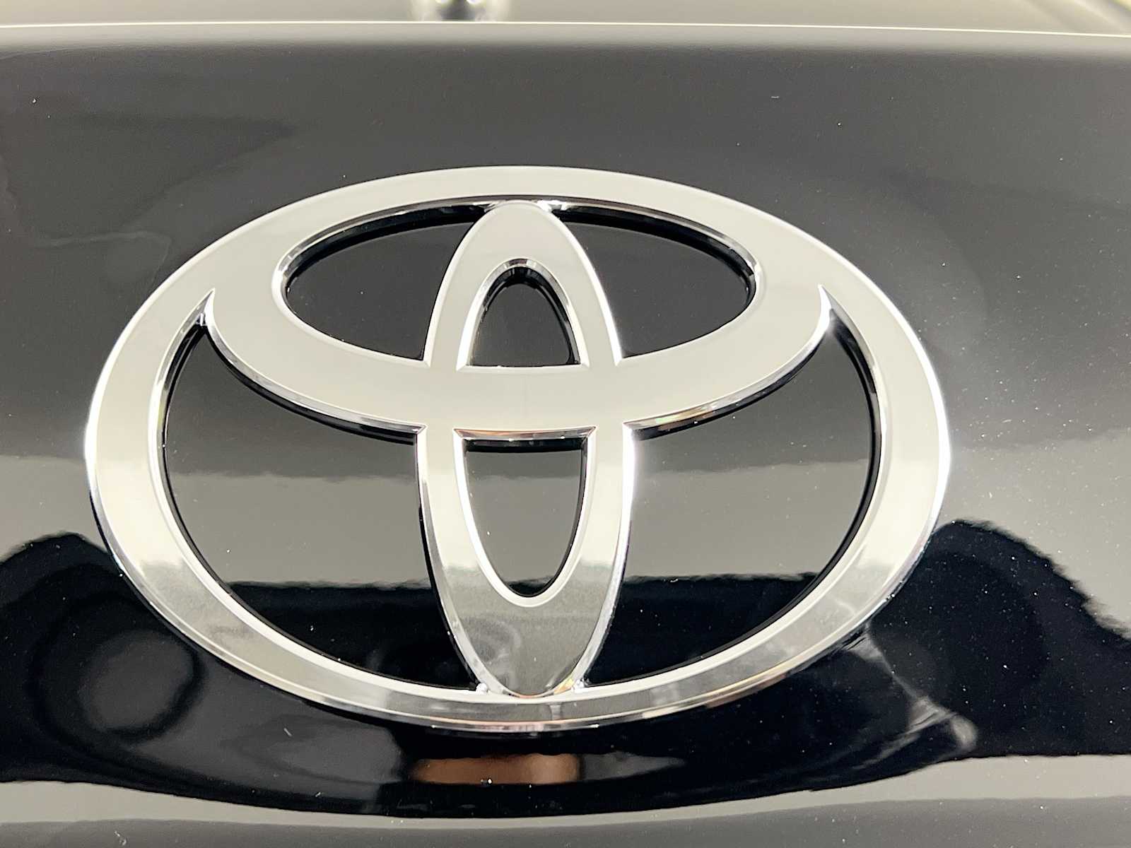 2026 Toyota Camry LE - Photo 18