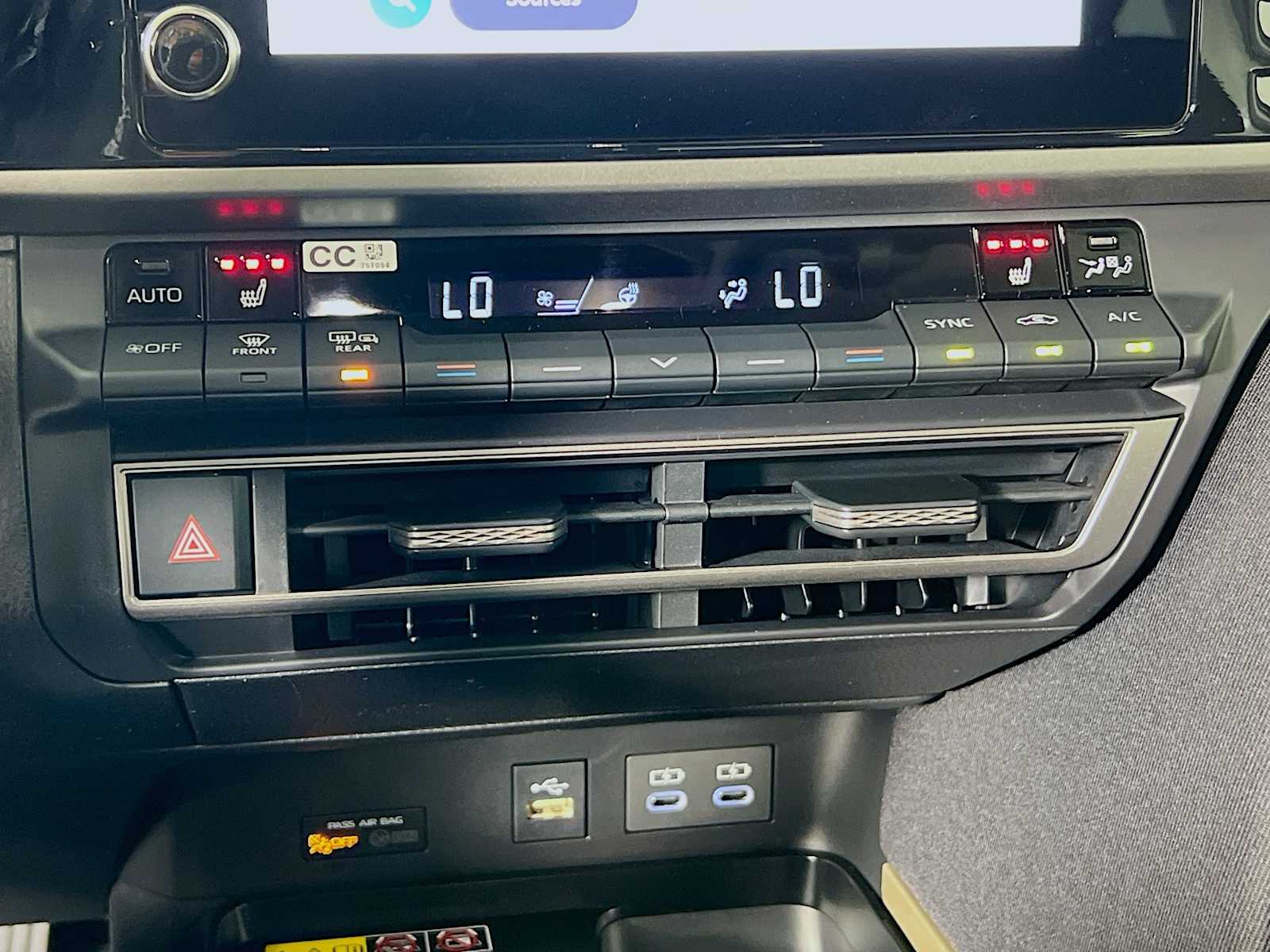 2026 Toyota Camry LE - Photo 10