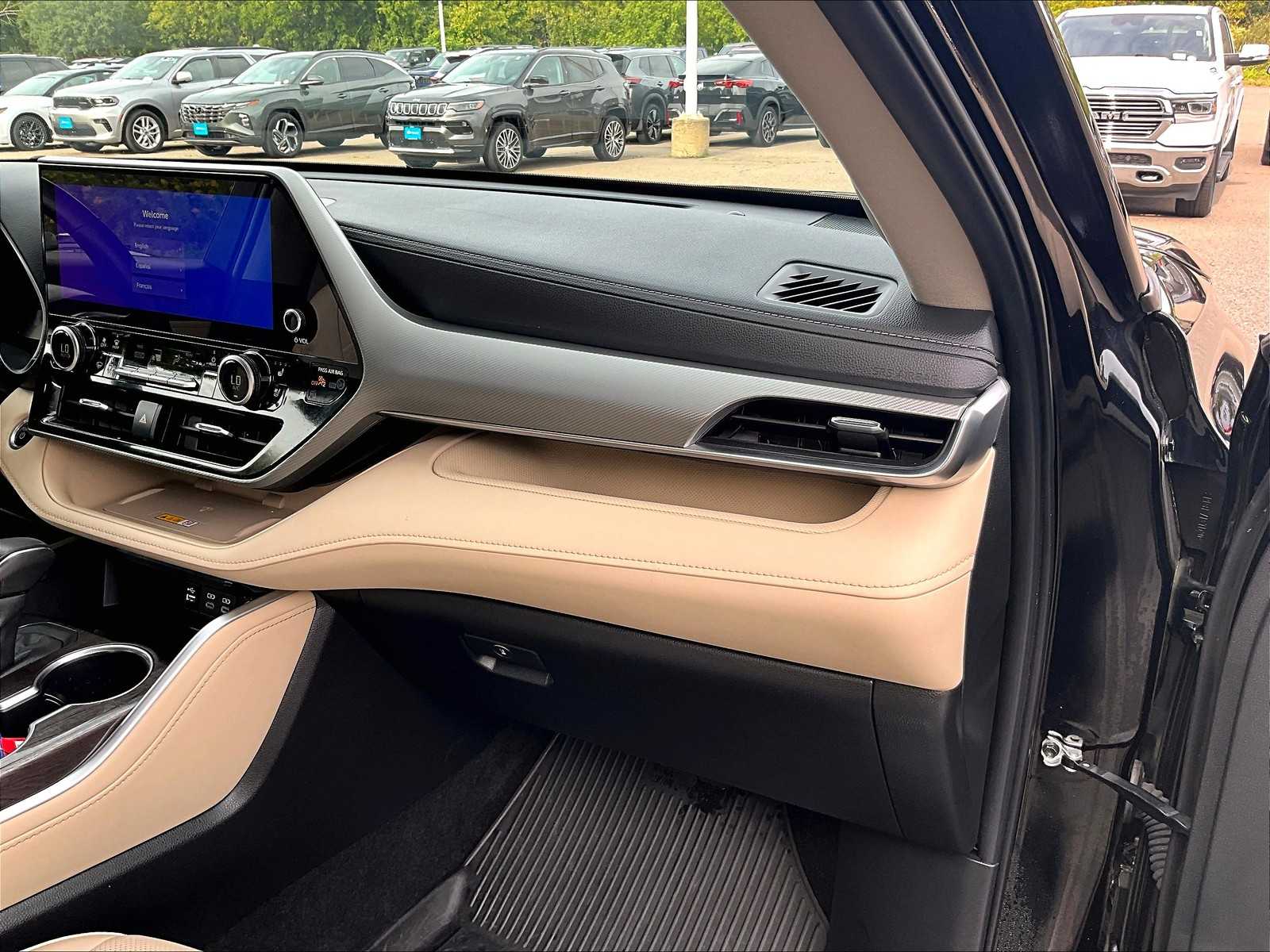 2024 Toyota Highlander Hybrid Platinum - Photo 13