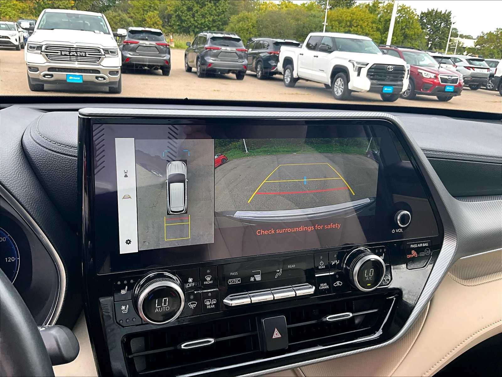 2024 Toyota Highlander Hybrid Platinum - Photo 20