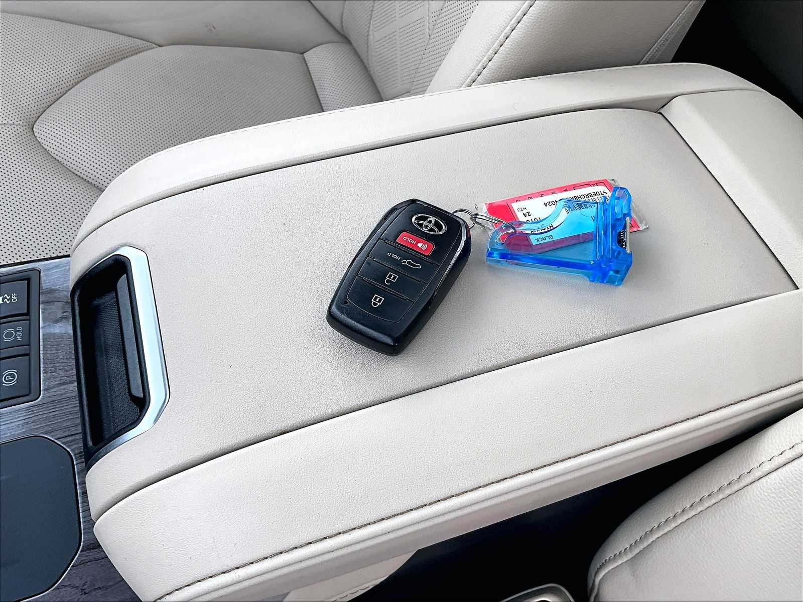 2024 Toyota Highlander Hybrid Platinum - Photo 32