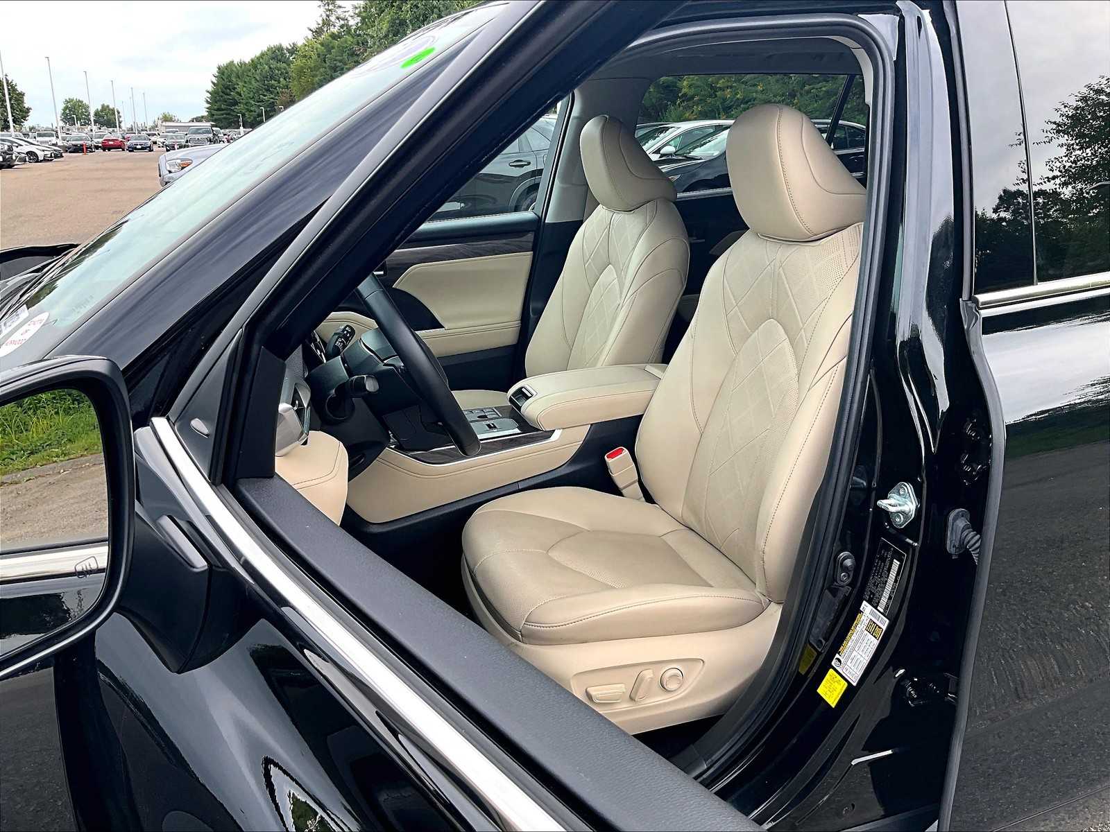 2024 Toyota Highlander Hybrid Platinum - Photo 10
