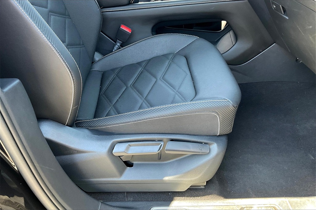 2024 Volkswagen Atlas Cross Sport 2.0T SE w/Technology - Photo 35