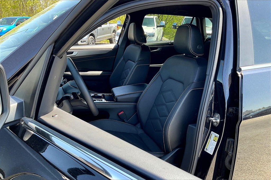 2024 Volkswagen Atlas Cross Sport 2.0T SE w/Technology - Photo 9