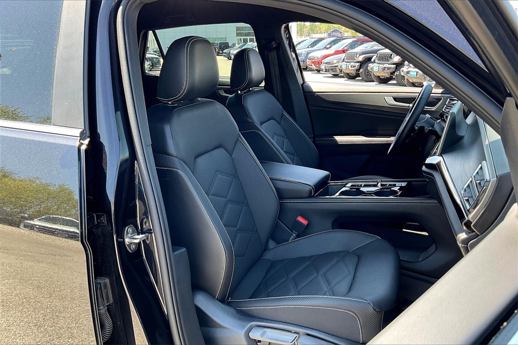 2024 Volkswagen Atlas Cross Sport 2.0T SE w/Technology - Photo 10