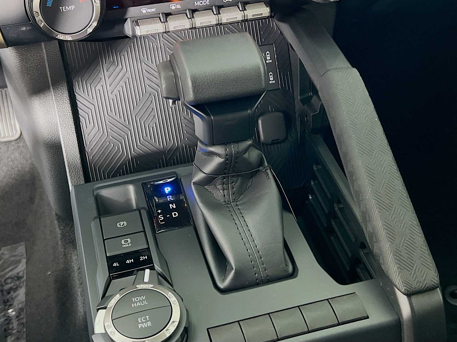 2025 Toyota Tacoma SR5 - Photo 11