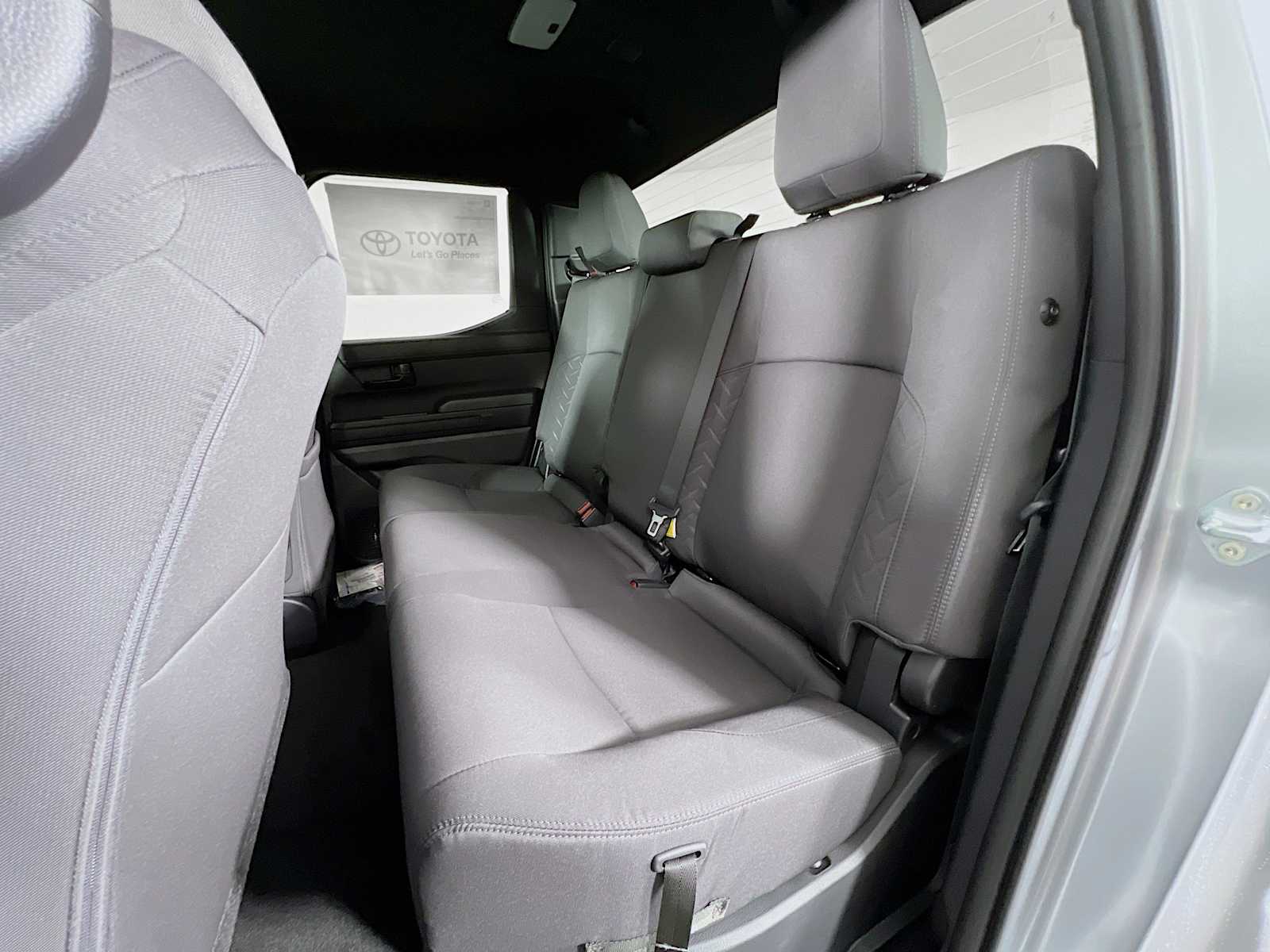 2025 Toyota Tacoma SR5 - Photo 13