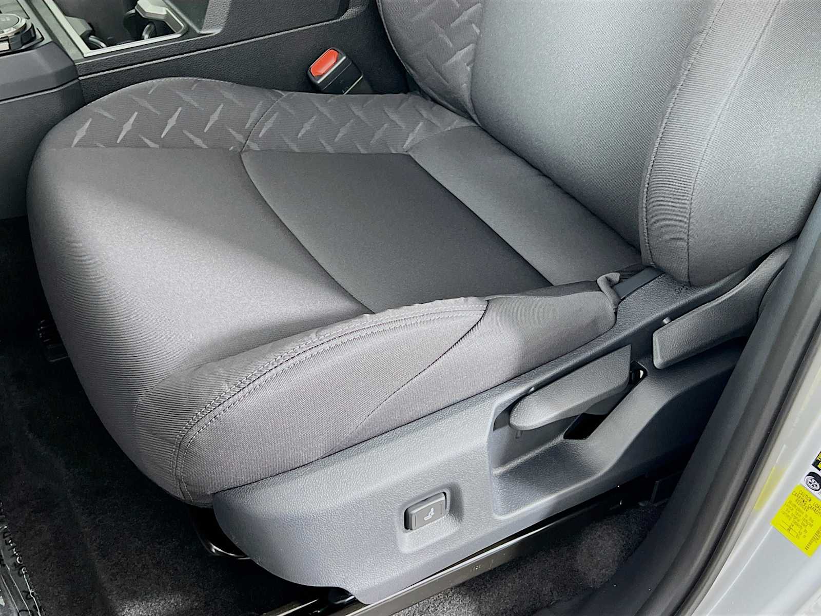 2025 Toyota Tacoma SR5 - Photo 16