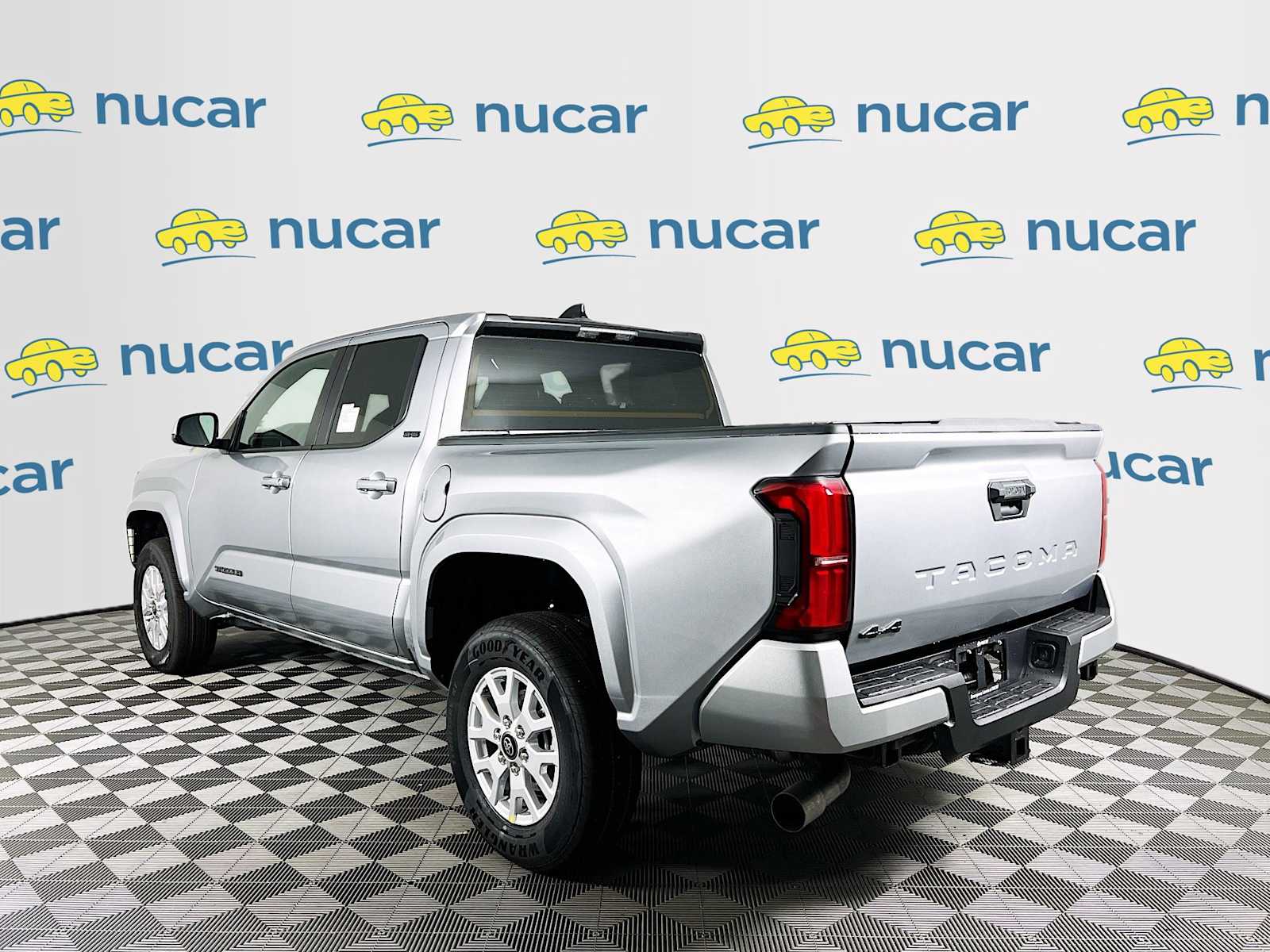 2025 Toyota Tacoma SR5 - Photo 4