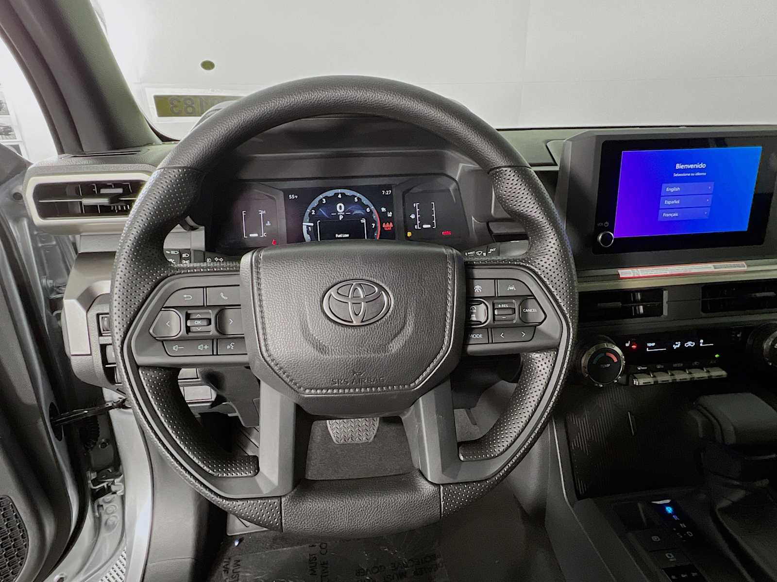 2025 Toyota Tacoma SR5 - Photo 7