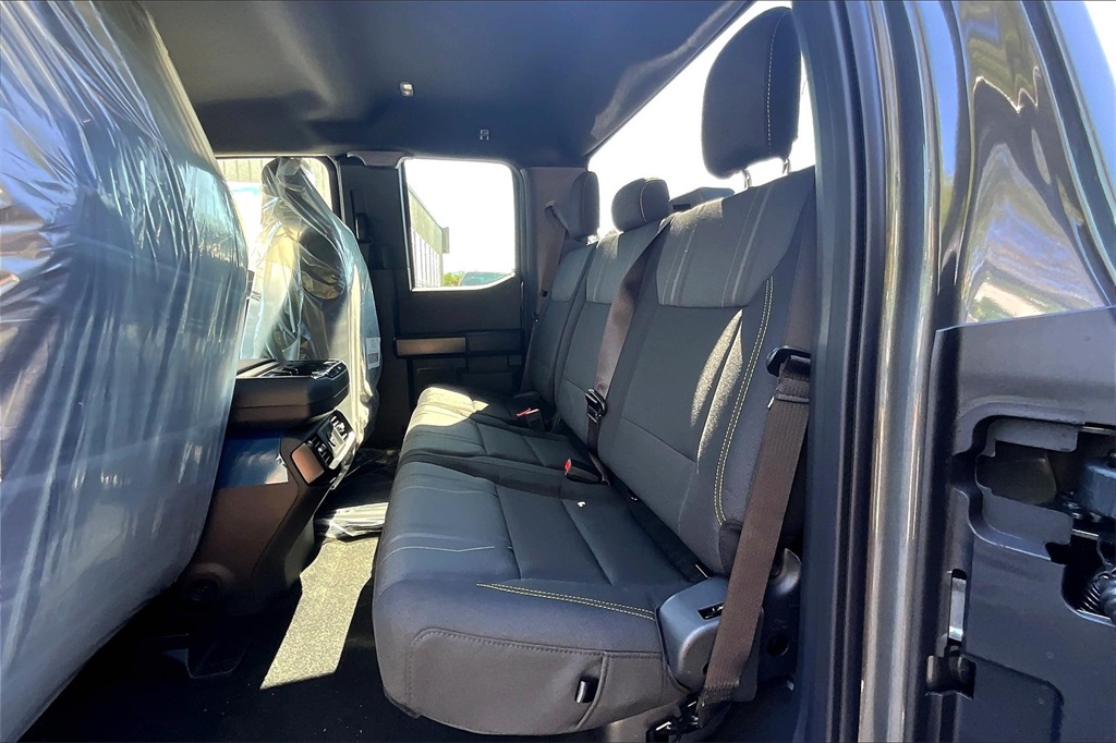 2025 Ford F-150 STX - Photo 11