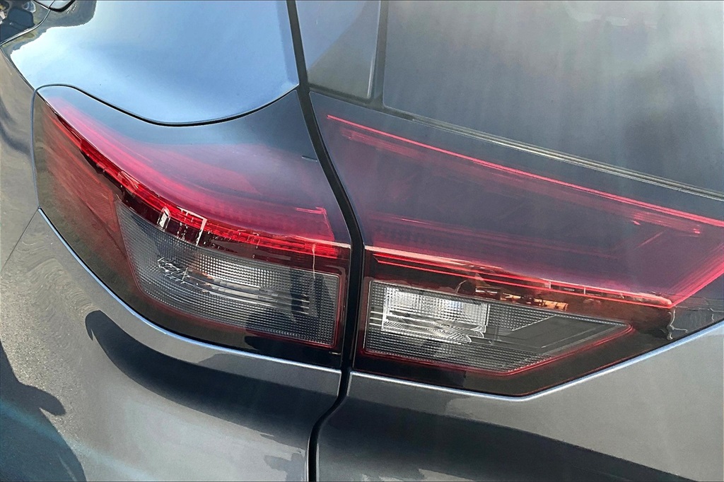 2023 Nissan Rogue S - Photo 32