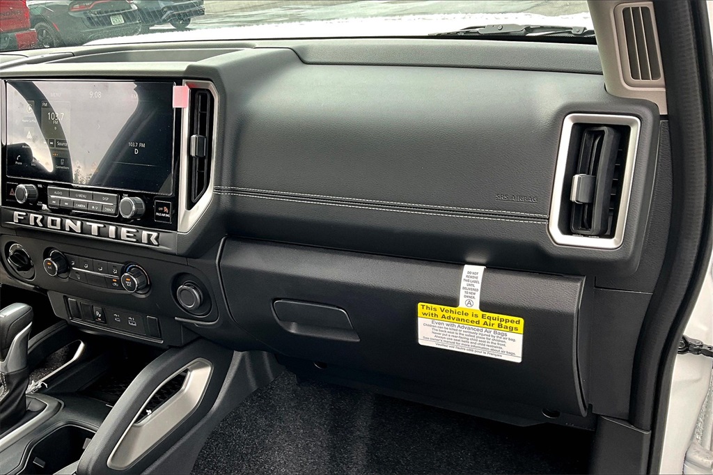 2025 Nissan Frontier SV - Photo 13