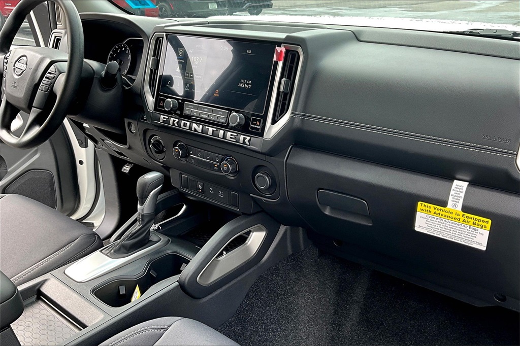 2025 Nissan Frontier SV - Photo 14