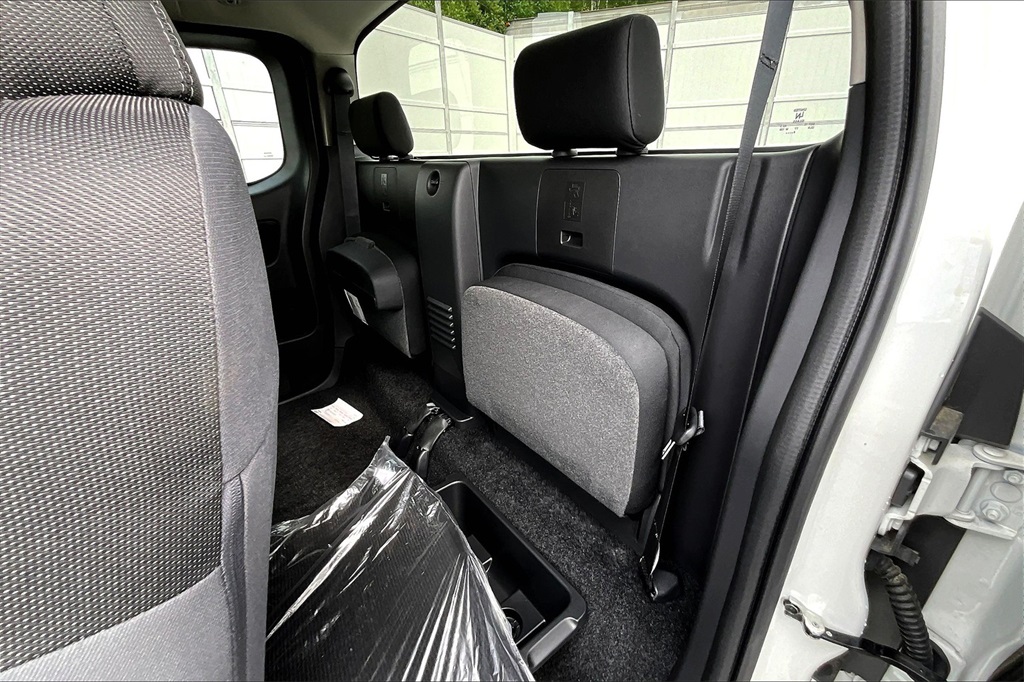 2025 Nissan Frontier SV - Photo 15