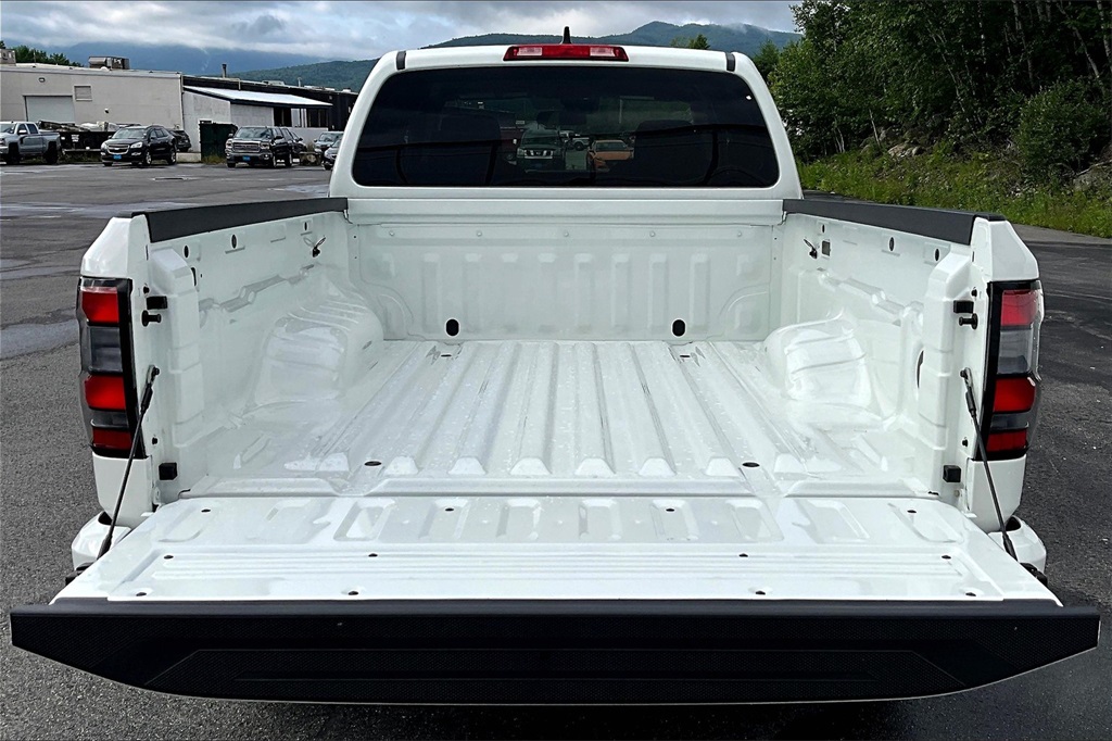 2025 Nissan Frontier SV - Photo 29