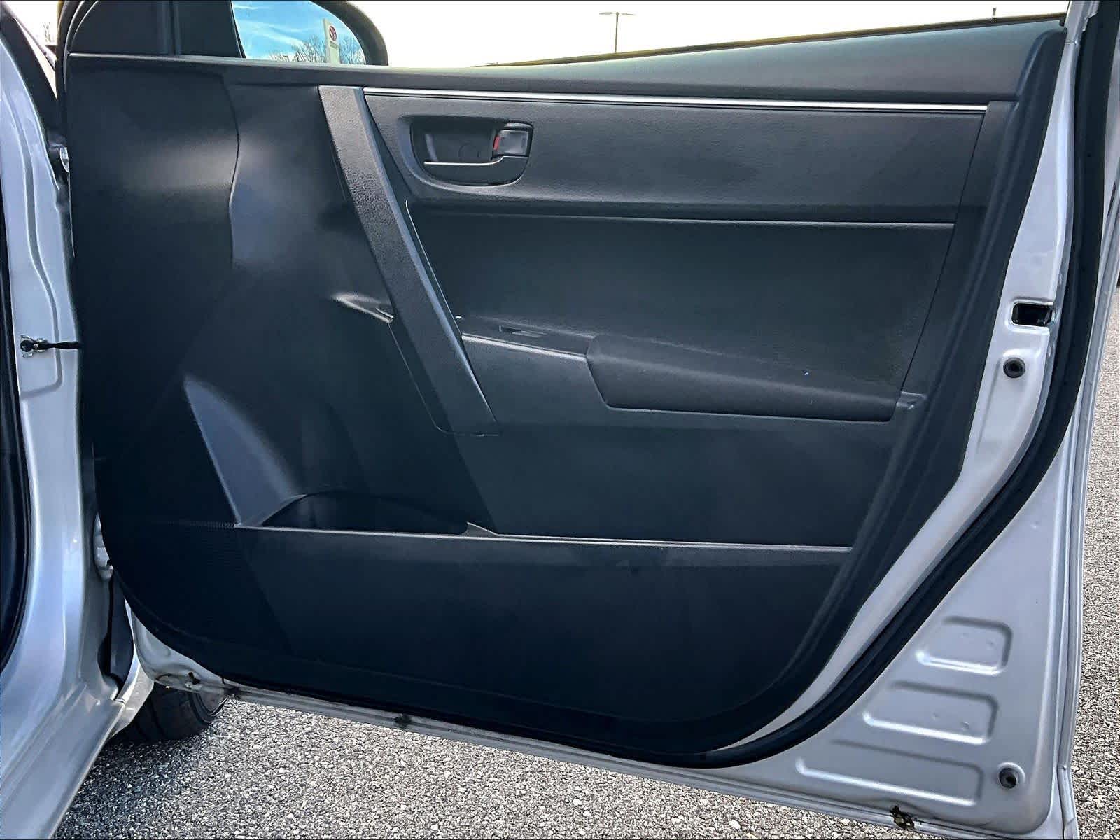 2014 Toyota Corolla L - Photo 12