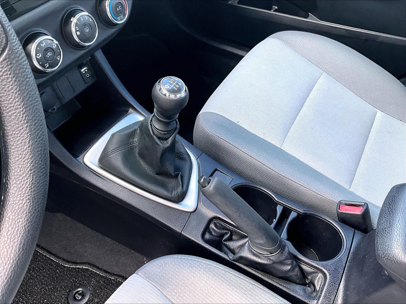 2014 Toyota Corolla L - Photo 19