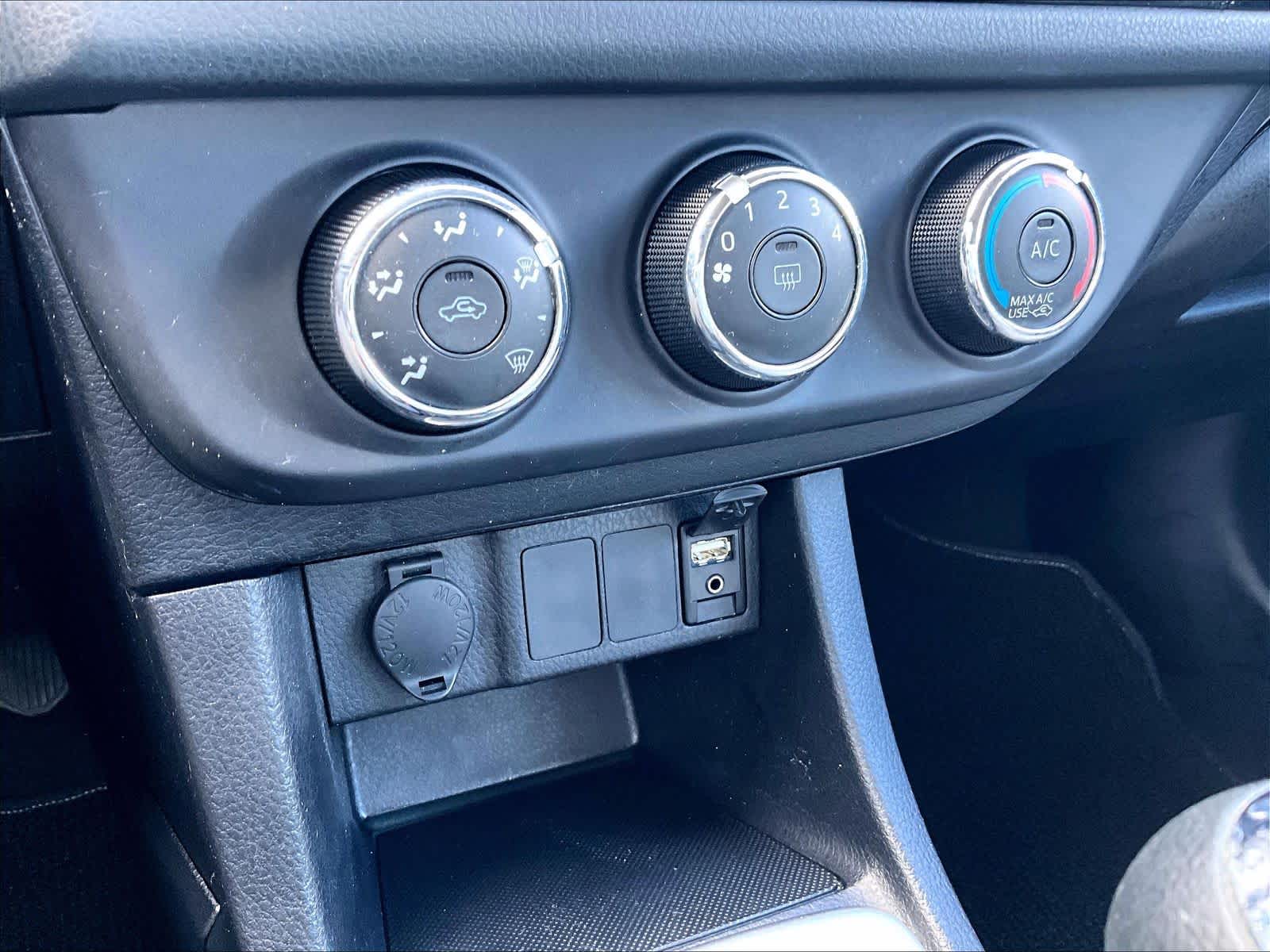 2014 Toyota Corolla L - Photo 26