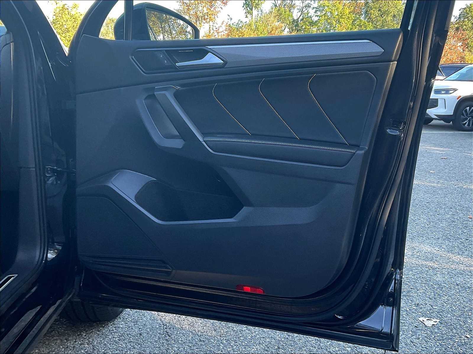 2022 Volkswagen Tiguan SE R-Line Black - Photo 12