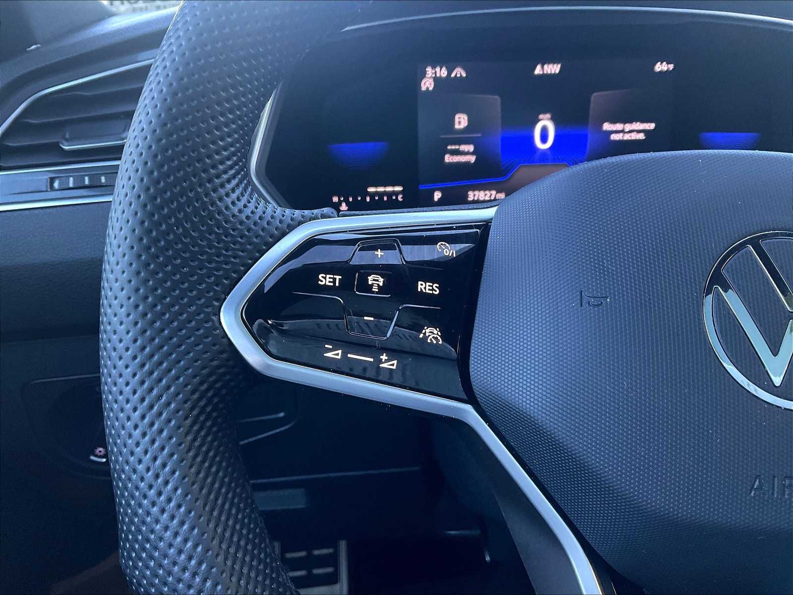 2022 Volkswagen Tiguan SE R-Line Black - Photo 23