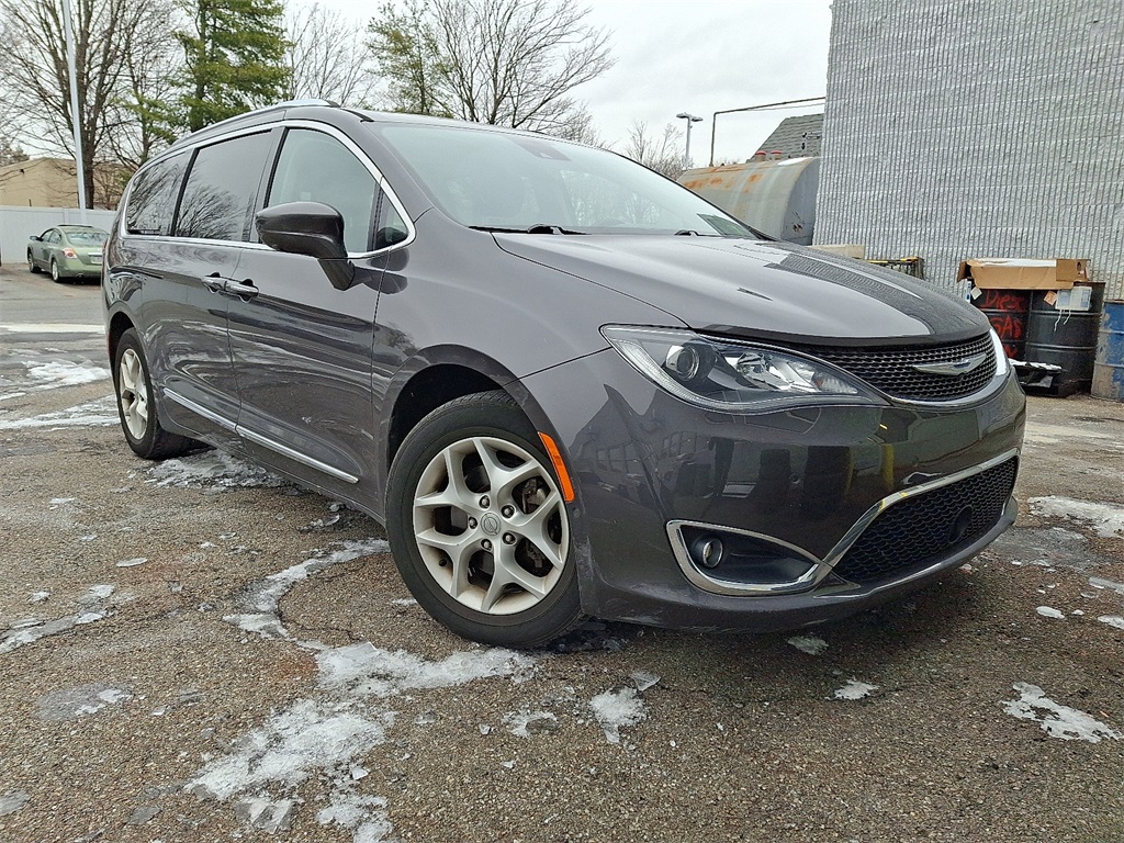2017 Chrysler Pacifica Touring L Plus
