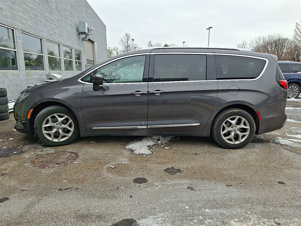2017 Chrysler Pacifica Touring L Plus - Photo 3