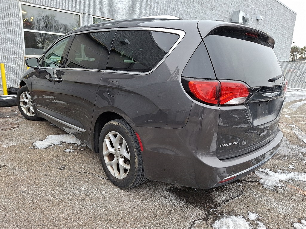 2017 Chrysler Pacifica Touring L Plus - Photo 4