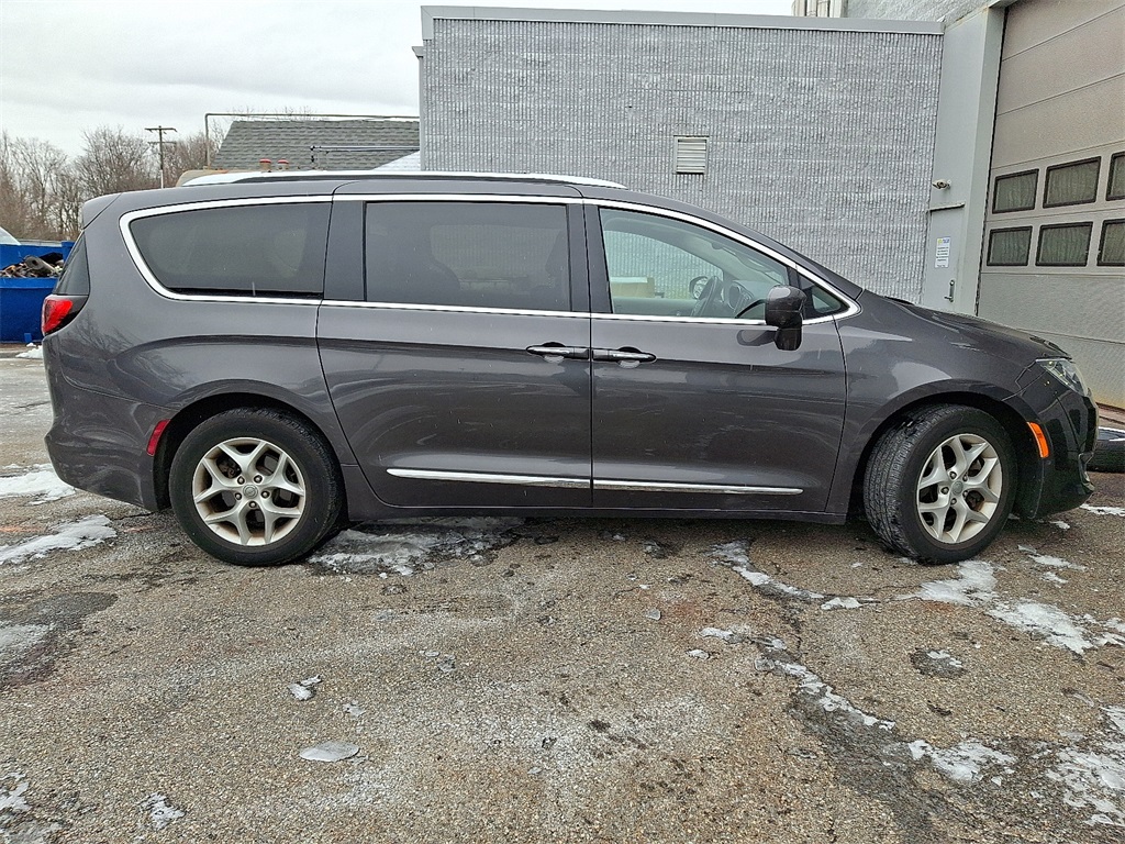 2017 Chrysler Pacifica Touring L Plus - Photo 7