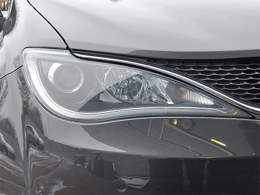 2017 Chrysler Pacifica Touring L Plus - Photo 9