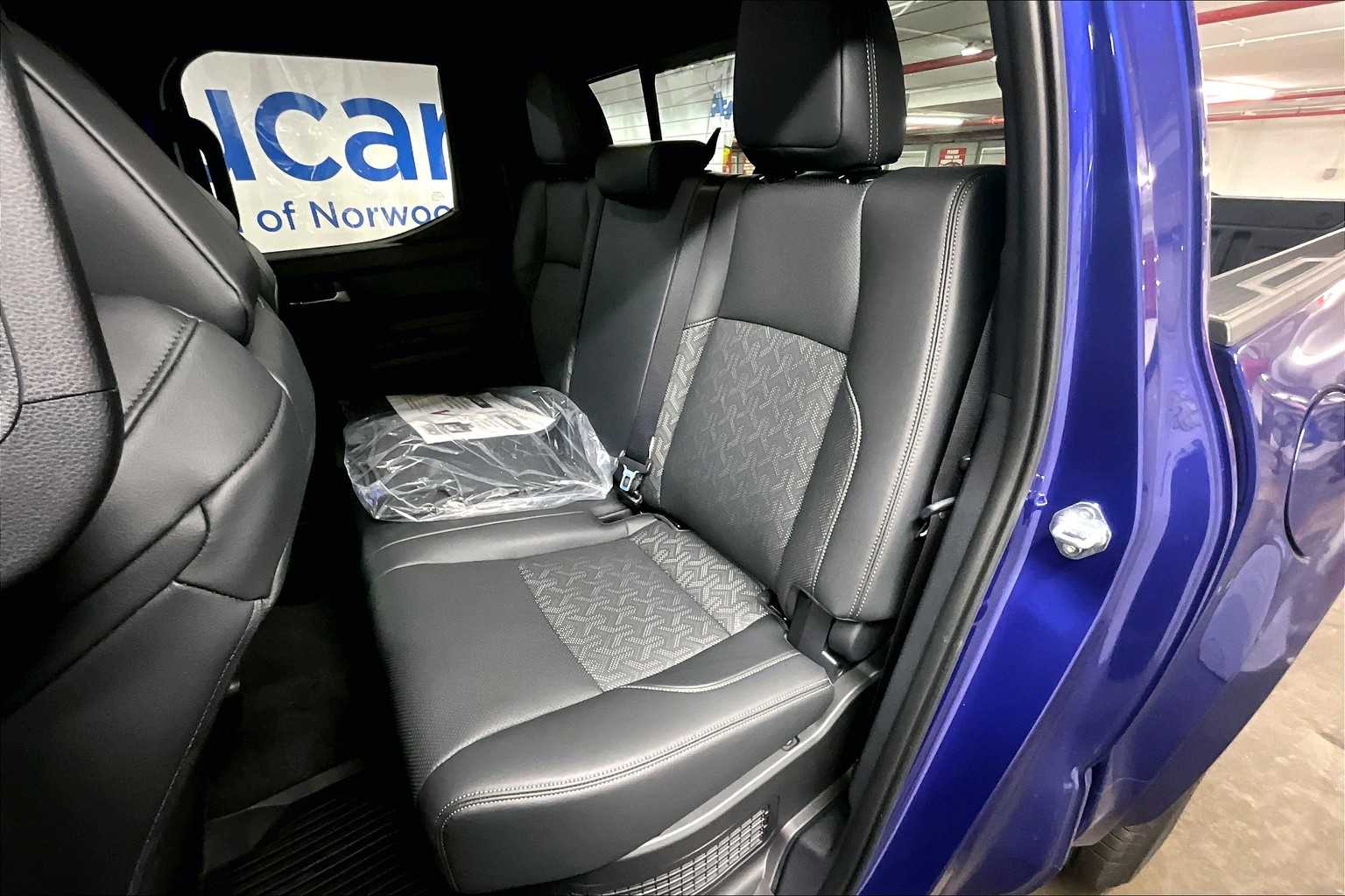 2025 Toyota Tacoma Limited Hybrid - Photo 15
